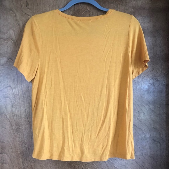 Forever 21 Tied Top - Picture 4 of 4